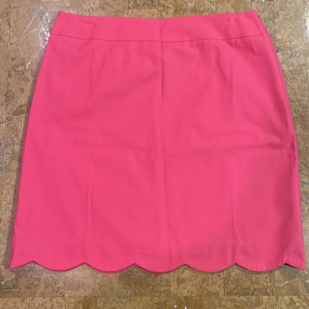 Talbots cotton spandex skirt. Scalloped hem, lined. Side zipper. NWT